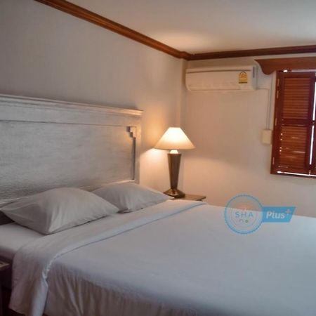 Le Tanjong House Patong Exterior foto