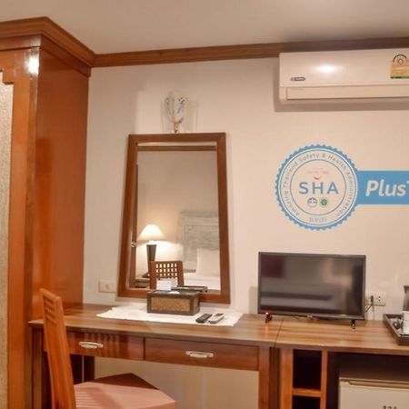 Le Tanjong House Patong Exterior foto