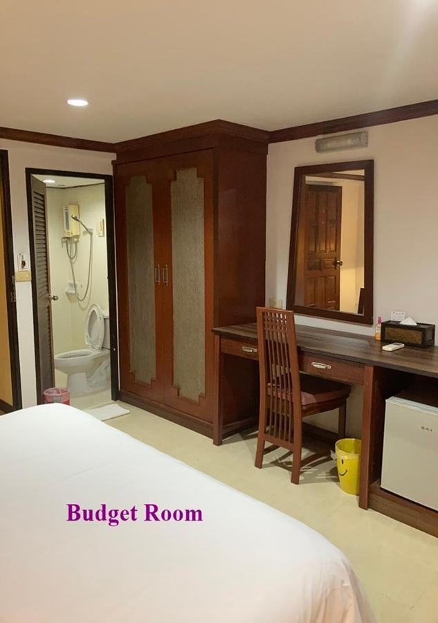 Le Tanjong House Patong Exterior foto